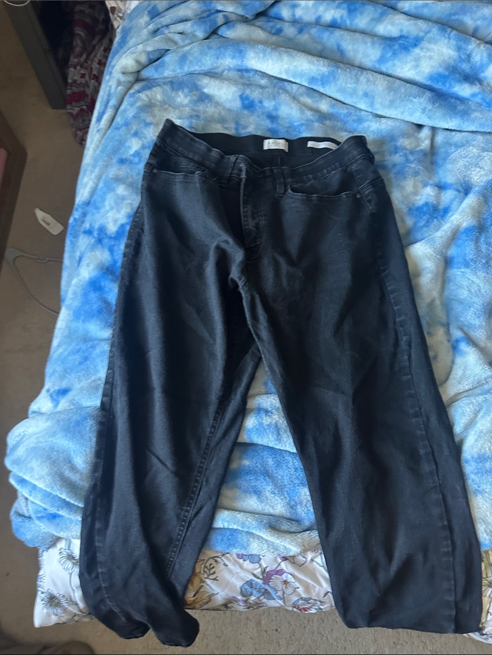 Angels Women’s Straight Leg Jeans in Black